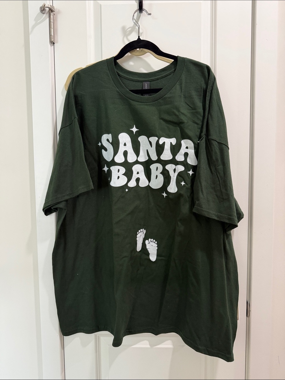 Gildan Dark Green 'Santa Baby' Graphic Tee
